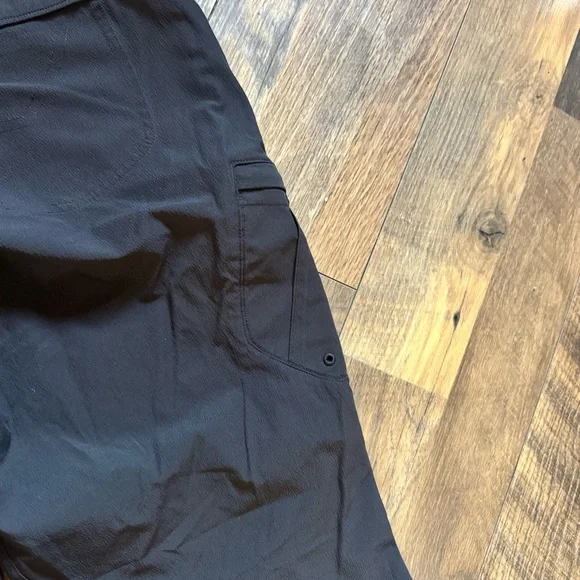 Mountain Hardwear Women’s Outdoor Black Pants - Picture 6 of 7